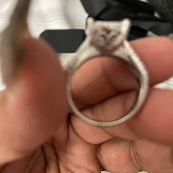 1 carat total weight 10k white Gold engagement ring - Picture 5 of 7